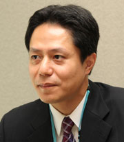 坂井康文氏