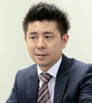 平松朋之氏