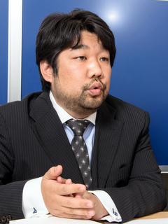 石田孝之氏