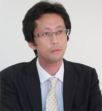 伊藤氏