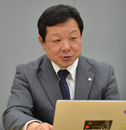 増井達巳氏