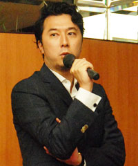 山本章悟氏