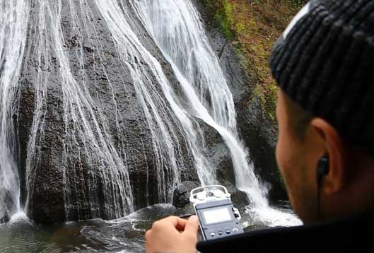 町のなかで効果音を収録