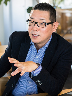 小川泰正氏