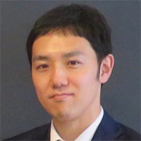 鳴海 拓也